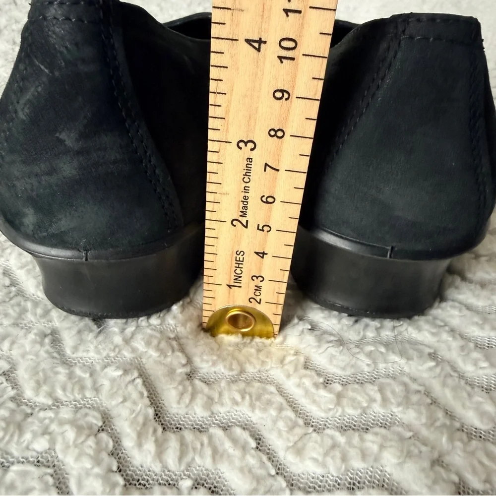 ECCO Felicia Black Perforated Suede Slip On Wedge Loafer Comfort Shoes Sz 40